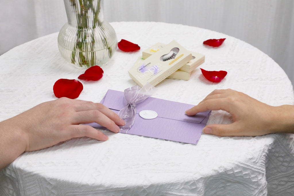 Valentine's Day Gift Guide: A Unique Lash Box for Her